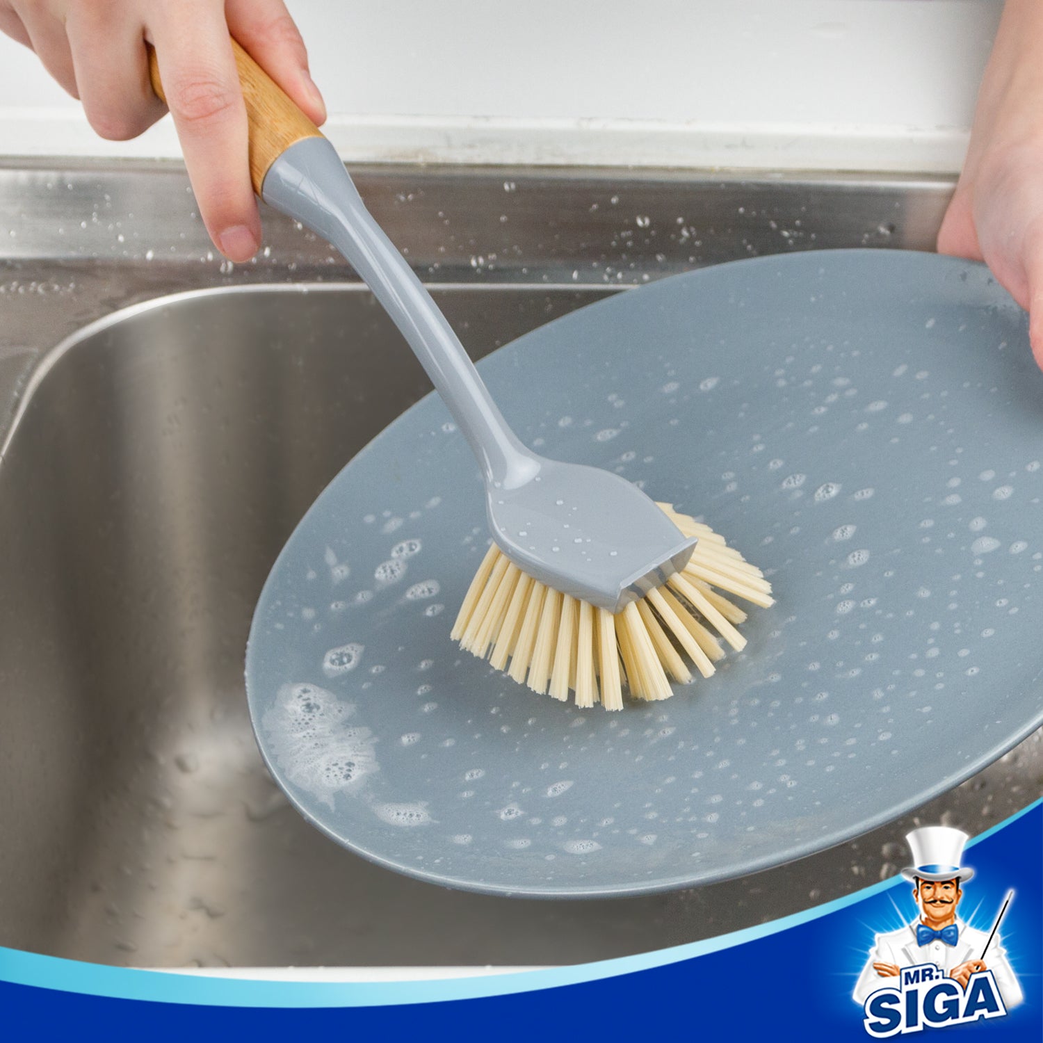MR.SIGA Dish Brush with Long Bamboo Handle Built-in Scraper, Pack of 2
