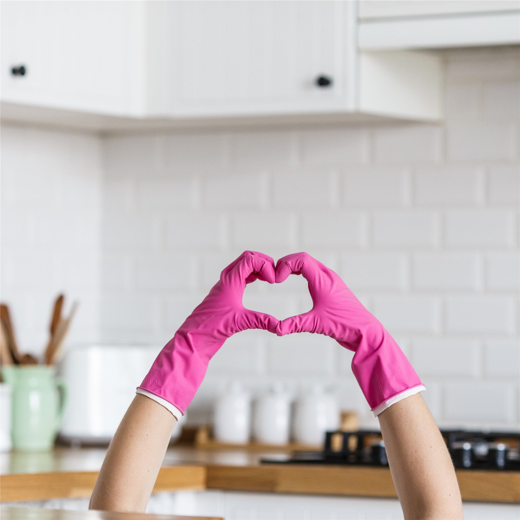 Unwind in a Tidy Home: Effortless Holiday and Weekend Cleaning Hacks