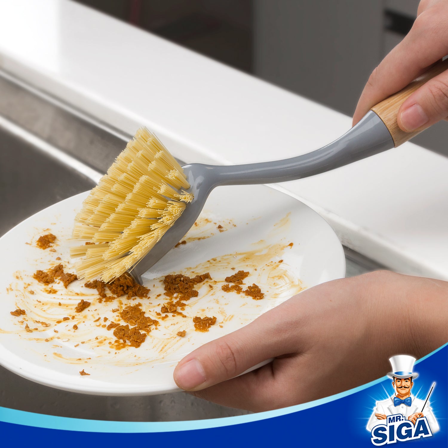 MR.SIGA Dish Brush with Long Bamboo Handle Built-in Scraper, Pack of 2